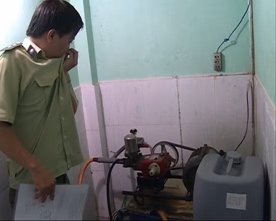 Hãi hùng nước mắm pha chế hóa chất Trung Quốc ảnh 4