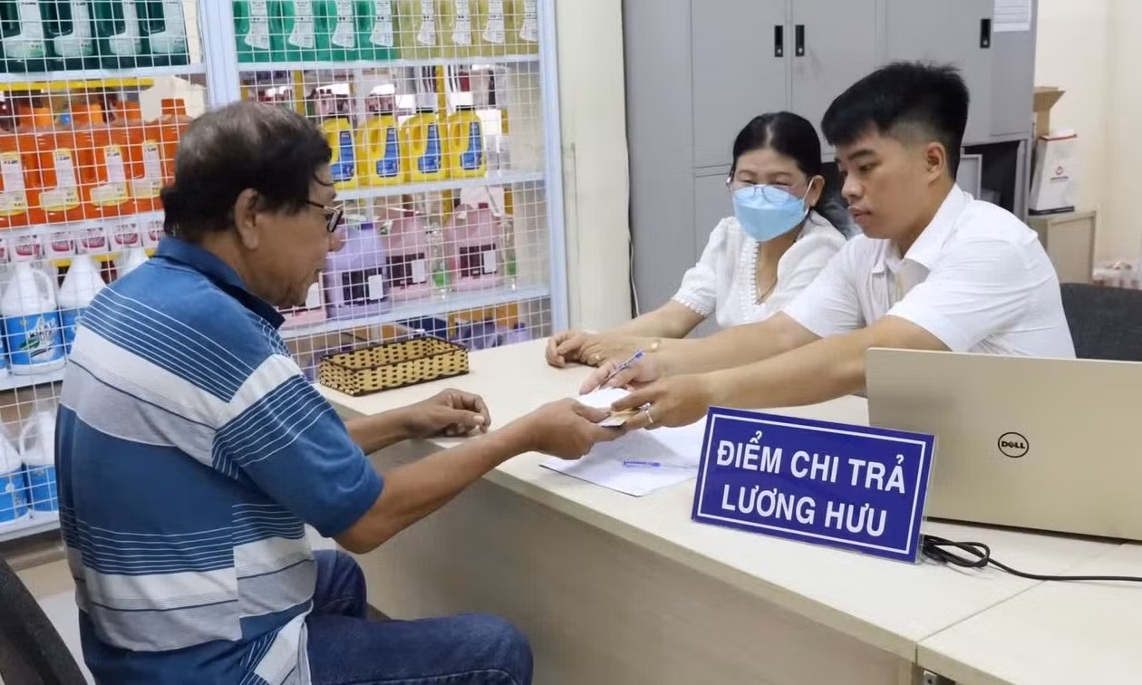 https://baotintuc.vn/lich-chi-tra-luong-huu-tro-cap-thang-7-khi-ap-dung-muc-tang-8-post1258251.html