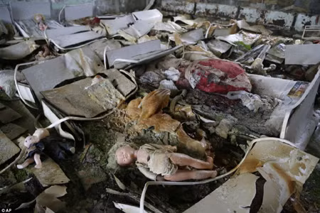 Hạ vòm phủ 'nấm mồ' Chernobyl ảnh 4