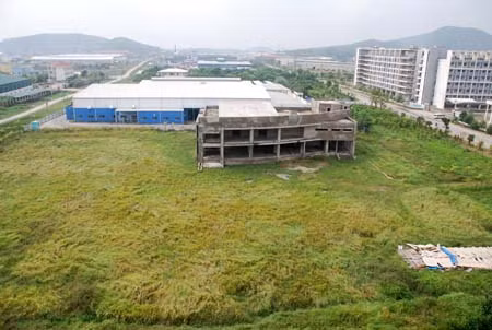 Dự án “treo” - Bài 1: Đất treo, dân thiếu việc làm ảnh 1