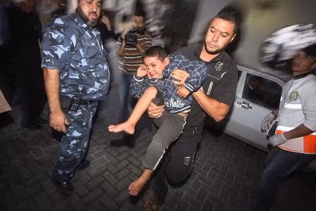 Trẻ em Gaza giữa hai làn đạn ảnh 3