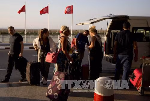  Anh khuyến cáo công dân rời Tunisia lập tức ảnh 1
