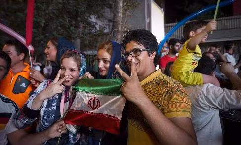 EU kéo dài lệnh tạm dừng trừng phạt đối với Iran ảnh 1
