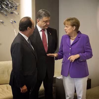 Pháp, Đức hối thúc Ukraine trao quyền tự quản cho miền Đông ảnh 1
