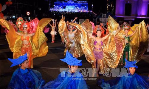 Lễ hội đường phố đa sắc màu tại Festival Biển Nha Trang ảnh 9