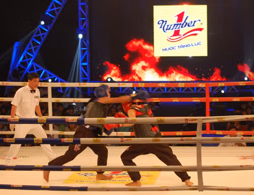 Những trận so găng kịch tính ở giải Boxing, võ cổ truyền lần III ảnh 1