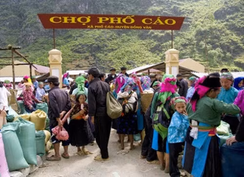 Phiên chợ Phố Cáo ảnh 1