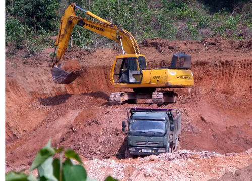 Ngang nhiên khai thác đất trái phép tại Bắc Giang ảnh 1