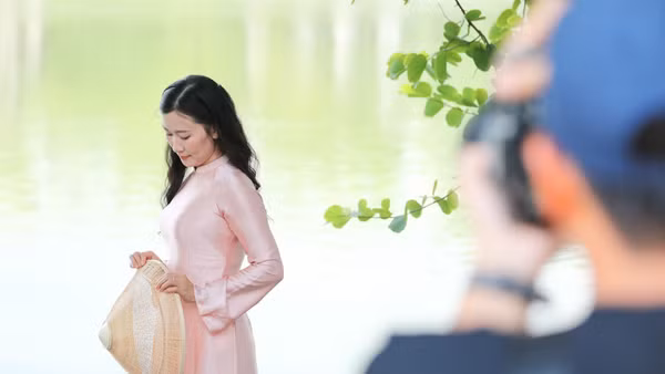 Duyên dáng áo dài đón Ngày Phụ nữ Việt Nam 20/10