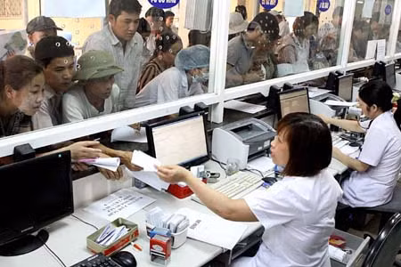 Giảm chuyển tuyến để giảm quá tải bệnh viện: Tạo “thương hiệu” cho tuyến y tế cơ sở để thu hút người bệnh ảnh 1