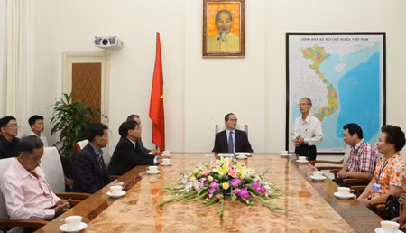 Phó Thủ tướng Nguyễn Thiện Nhân tiếp đoàn Việt kiều Thái Lan về thăm Việt Nam ảnh 1