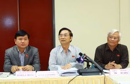 Kỳ họp thứ 4, Quốc hội khóa XIII: Thảo luận dự thảo sửa đổi Hiến pháp 1992 và dự án Luật Đất đai (sửa đổi) ảnh 2