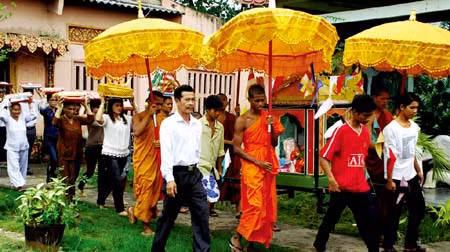Mùa lễ dâng y của Phật giáo Nam tông Khmer ảnh 5