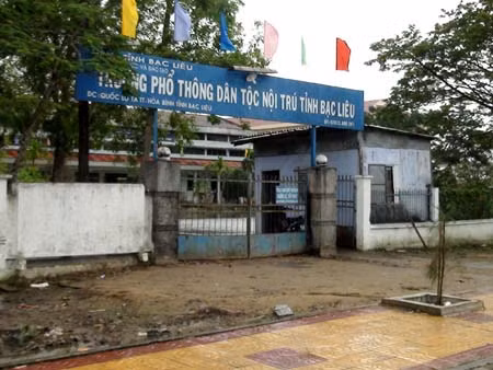 Nơi ươm mầm tri thức cho con em đồng bào dân tộc Khmer ảnh 1