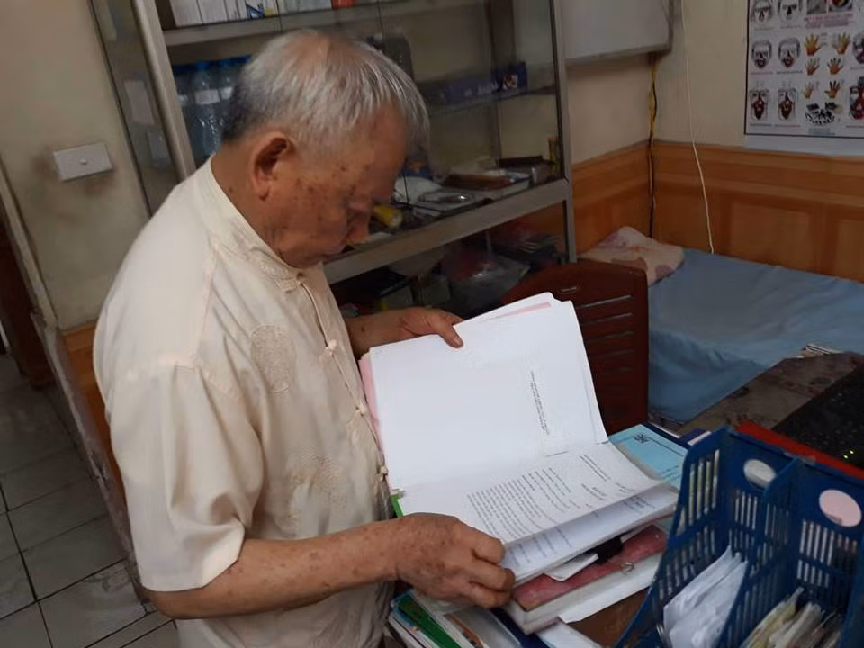 Người thầy thuốc già với trái tim nhân hậu ảnh 4