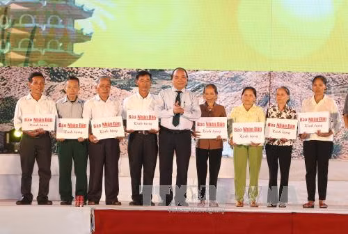 Thủ tướng dự Chương trình nghệ thuật 'Cõi thiêng Đồng Lộc' ảnh 2