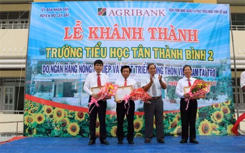 Agribank Bến Tre tài trợ trường Tiểu Học Tân Thành Bình 2 ảnh 1