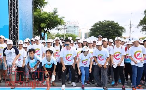 Trên 400 người tham gia chạy bộ tại ngày hội ‘Yêu lá gan của bạn’ ảnh 8