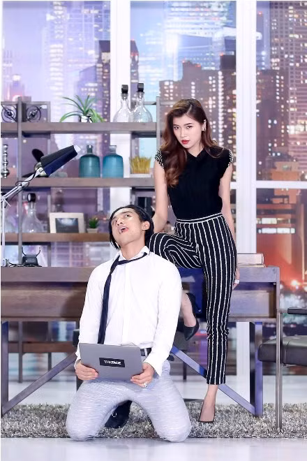 'Nam thần' Hữu Vi 'thả thính' thí sinh The Face ảnh 5