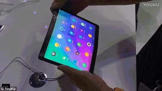 Lenovo ra mắt máy tính bảng gập đôi độc đáo ảnh 1
