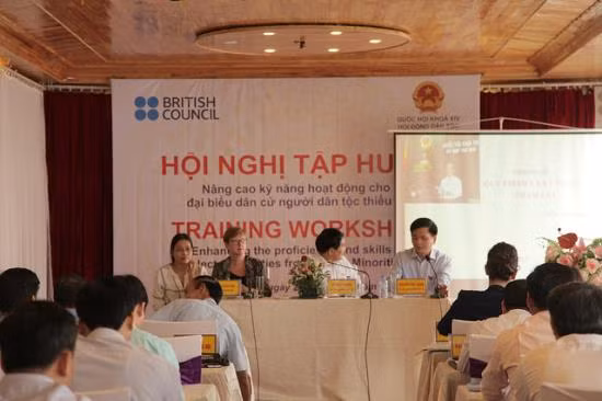 Nâng cao năng lực cho đại biểu dân cử người dân tộc thiểu số ảnh 1