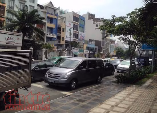 Lại kẹt xe nghiêm trọng các tuyến đường vào sân bay Tân Sơn Nhất ảnh 11