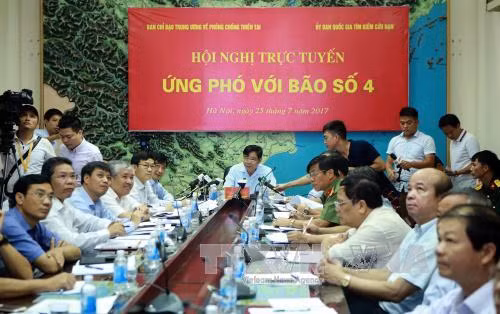 Tập trung mọi lực lượng, tránh tư tưởng chủ quan trong ứng phó với bão số 4 ảnh 1