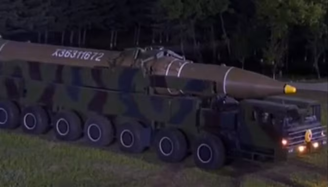 Video toàn cảnh vụ phóng tên lửa ICBM do chính Triều Tiên công bố ảnh 3