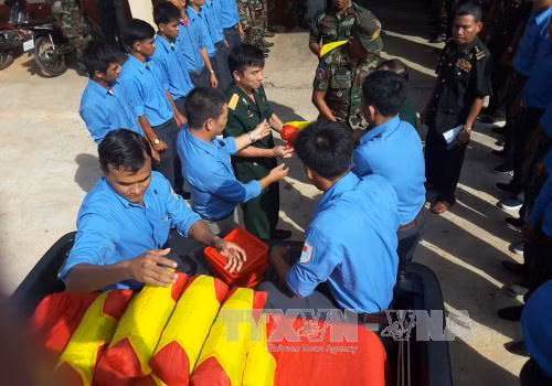 Chuyện những người lính ở đội K: Bài 5 - Tìm lại tên liệt sỹ từ những bài báo ảnh 1