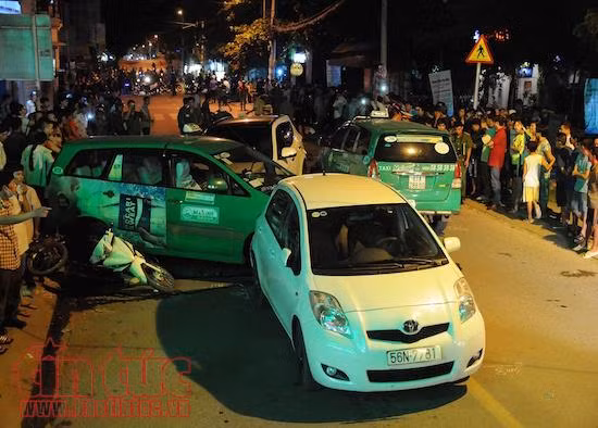 Liên tiếp xảy ra hai vụ tai nạn nghiêm trọng, nhiều người thương vong ảnh 5