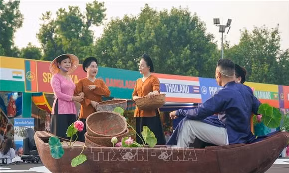 Khám phá sắc màu văn hóa của Việt Nam và thế giới