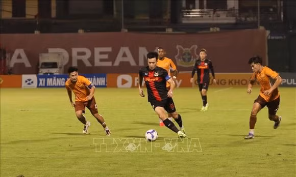 V.League 1-2026/2027: Ninh Bình giữ ngôi đầu, Công an Hà Nội nhận thất bại