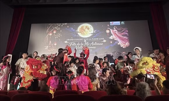Trung thu Việt Nam lan tỏa sắc màu văn hóa tại miền Nam nước Pháp