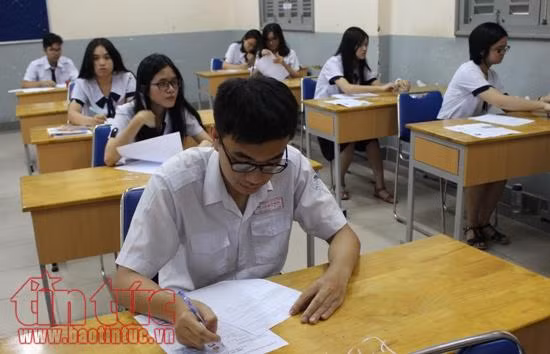 Làm thế nào để vào đại học khi không đủ điểm sàn xét tuyển? ảnh 1