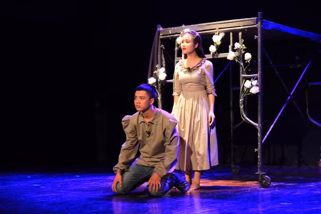 'Romeo và Juliet" lại lên sân khấu kịch Việt Nam sau gần 40 năm vắng bóng ảnh 4