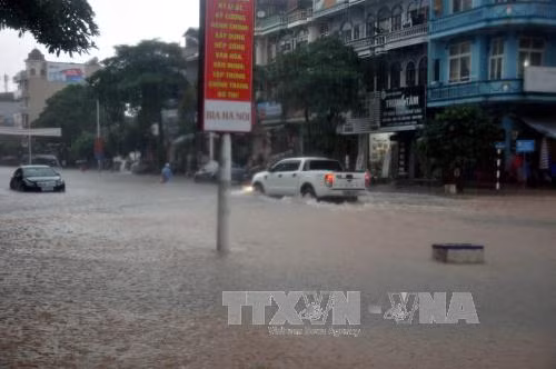 Mưa lớn kéo dài khiến giao thông 2 tỉnh Quảng Ninh và Lai Châu bị tê liệt ảnh 1