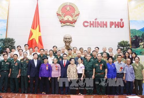 Phó Thủ tướng Vũ Đức Đam tiếp Đoàn đại biểu người có công tỉnh Bắc Kạn ảnh 1