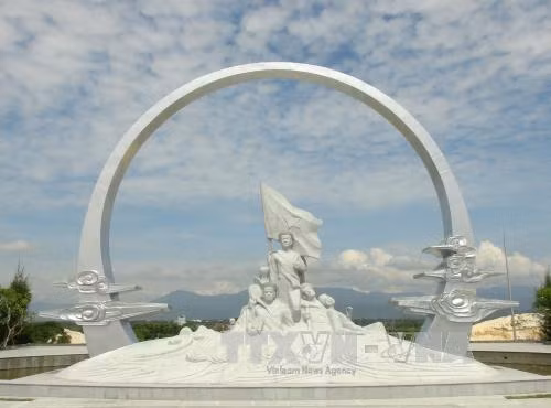 Dâng hương tưởng niệm 64 chiến sĩ Gạc Ma ảnh 1