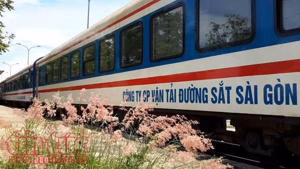 Ngành đường sắt công bố lịch chạy tàu dịp Tết Mậu Tuất 2018 ảnh 1