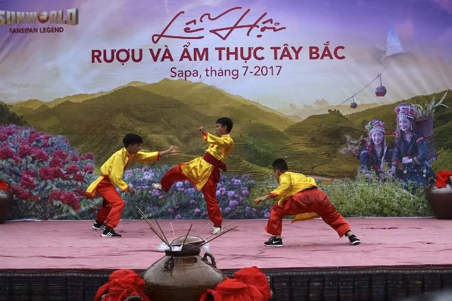  Du khách hào hứng với Không gian Ẩm thực Tây Bắc Sun World Fansipan Legend ảnh 5