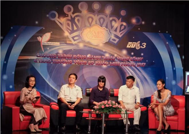  Người phụ nữ bị chồng tưới xăng đốt đúng mùng 2 Tết đã nghị lực vượt qua bóng tối ảnh 1