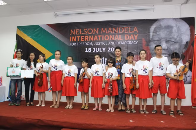Nhiều hoạt động từ thiện xã hội nhân kỷ niệm Ngày Quốc tế Nelson Mandela 18/7 ảnh 6