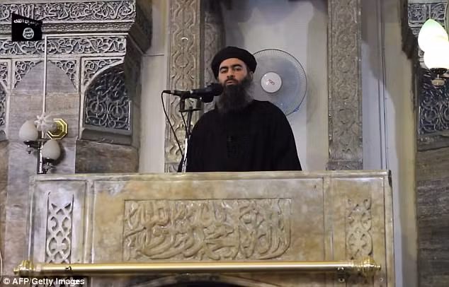 Thủ lĩnh IS al-Baghdadi lại thoát nạn, đang chui lủi ở thành trì khủng bố Raqqa, Syria? ảnh 1