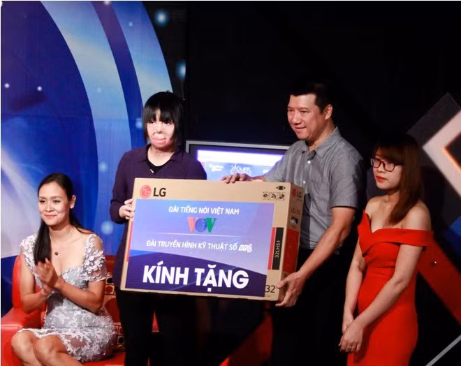  Người phụ nữ bị chồng tưới xăng đốt đúng mùng 2 Tết đã nghị lực vượt qua bóng tối ảnh 4