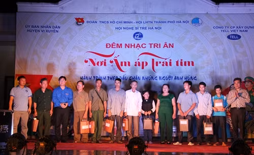 ‘Nơi ấm áp trái tim’ – chương trình tri ân những anh hùng ảnh 6