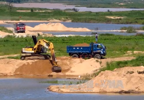 Phú Yên chấn chỉnh tình trạng khai thác cát trên sông Ba ảnh 1