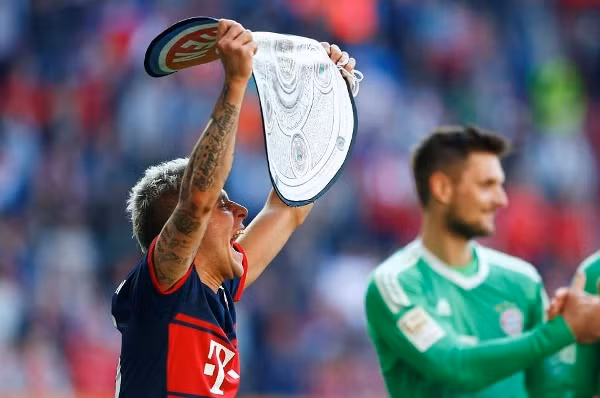 Ấn tượng ngày ‘Hùm xám’ Bayern lần thứ 28 đăng quang Bundesliga ảnh 8