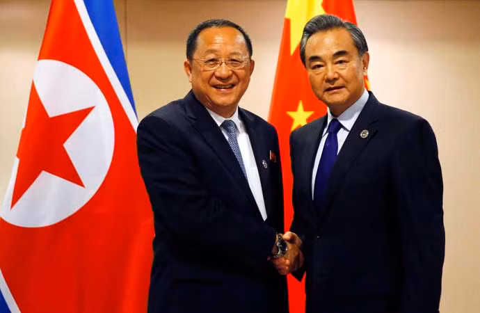 Bộ trưởng Ngoại giao Triều Tiên Ri Yong Ho thăm Trung Quốc ảnh 1