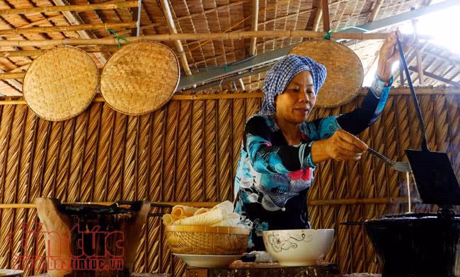 Người giữ 'hồn' cho hơn 50 loại bánh dân gian Nam Bộ ảnh 3