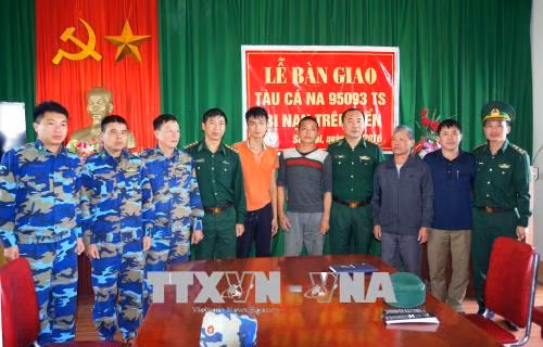 Cứu nạn thành công tàu cá cùng 7 thuyền viên bị nạn trên biển ở Nghệ An ảnh 2